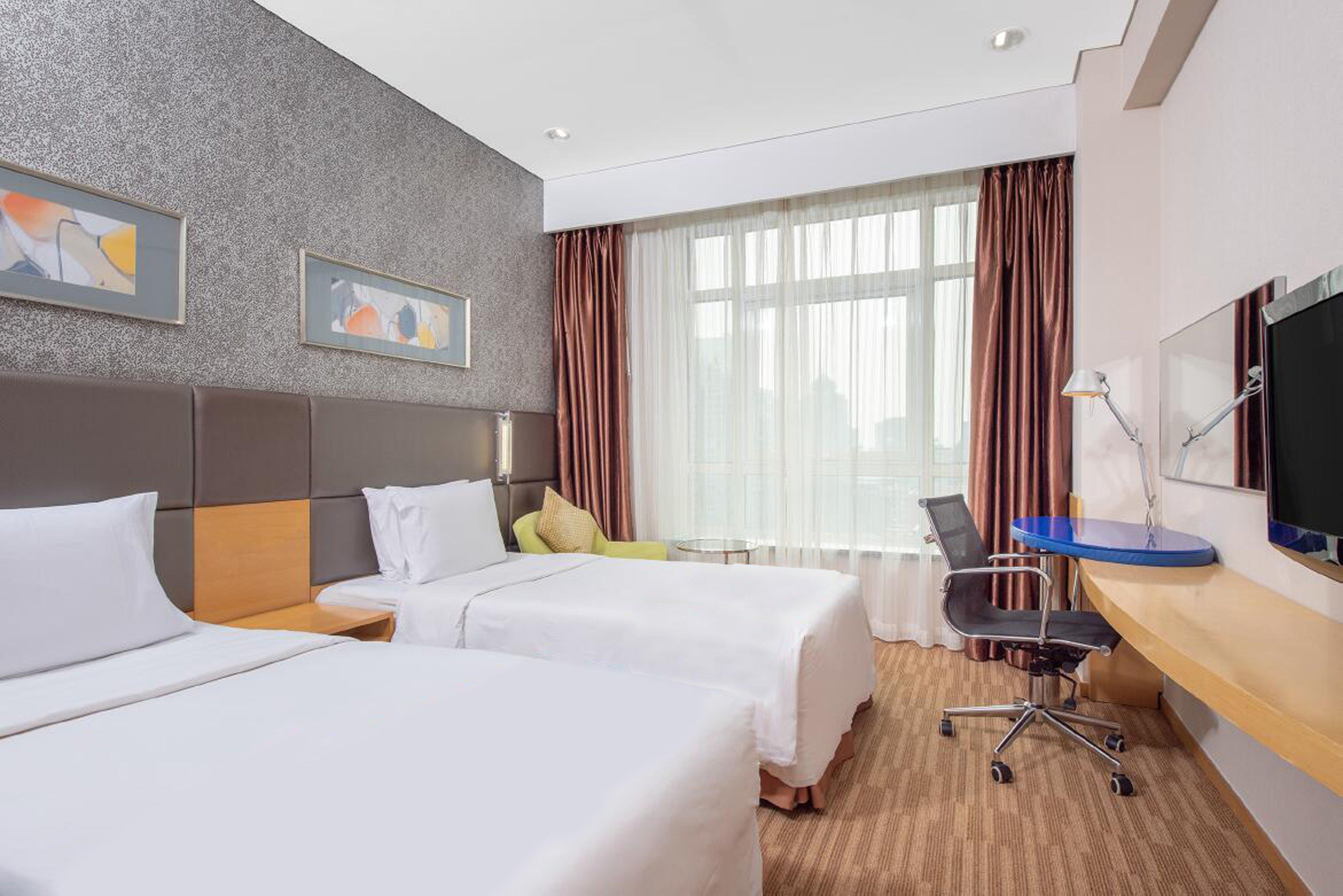 Express Dongzhimen By Ihg Hotel 4*