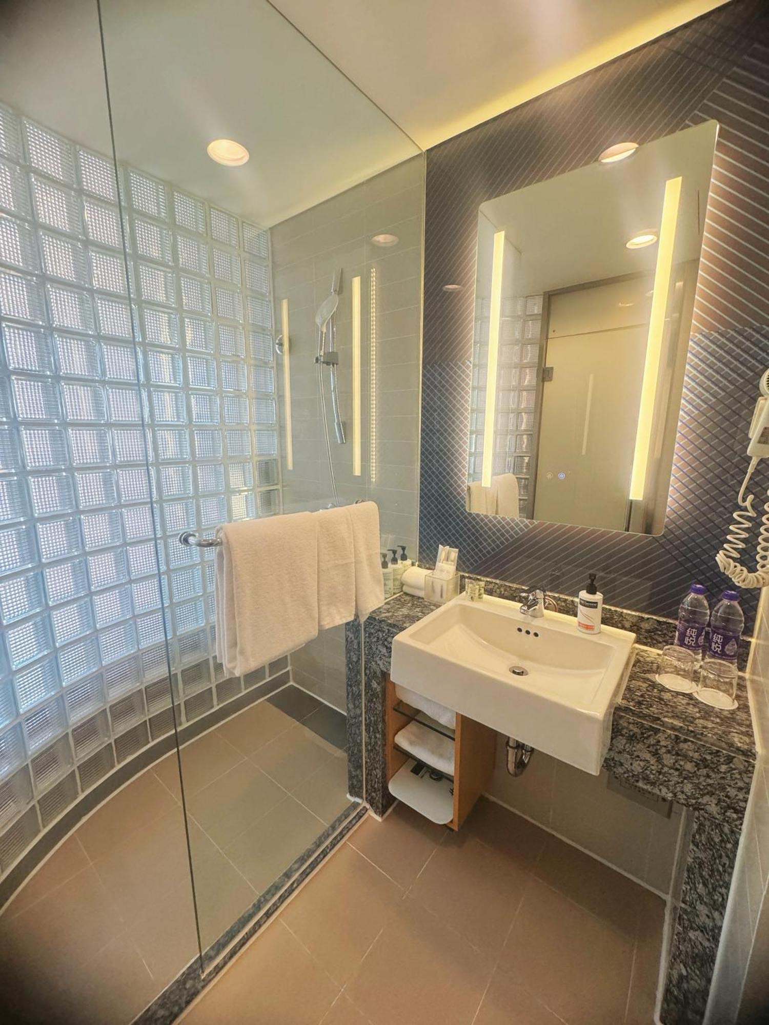 Hotel Express Dongzhimen By Ihg 4*