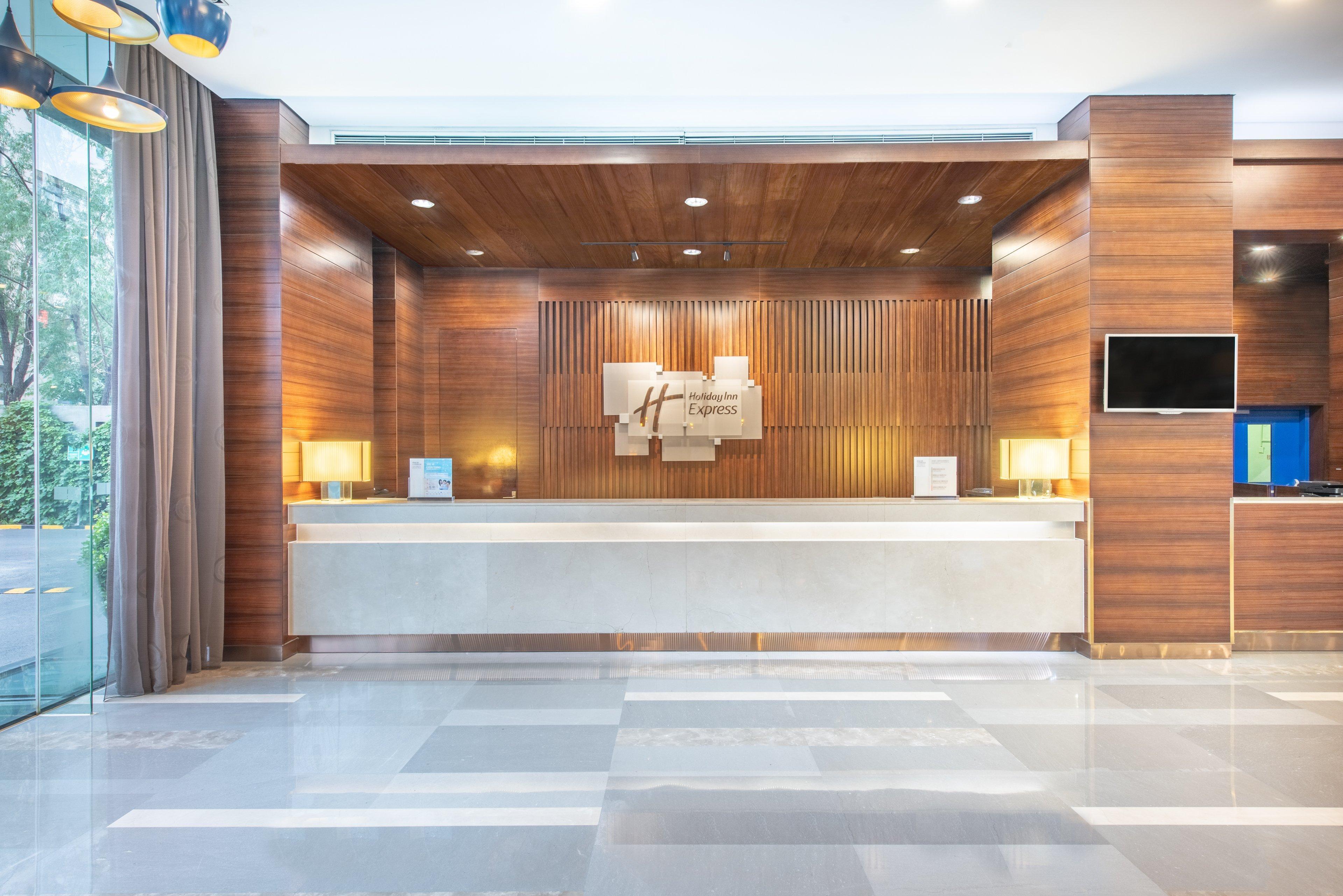 Express Dongzhimen By Ihg Hotel 4*