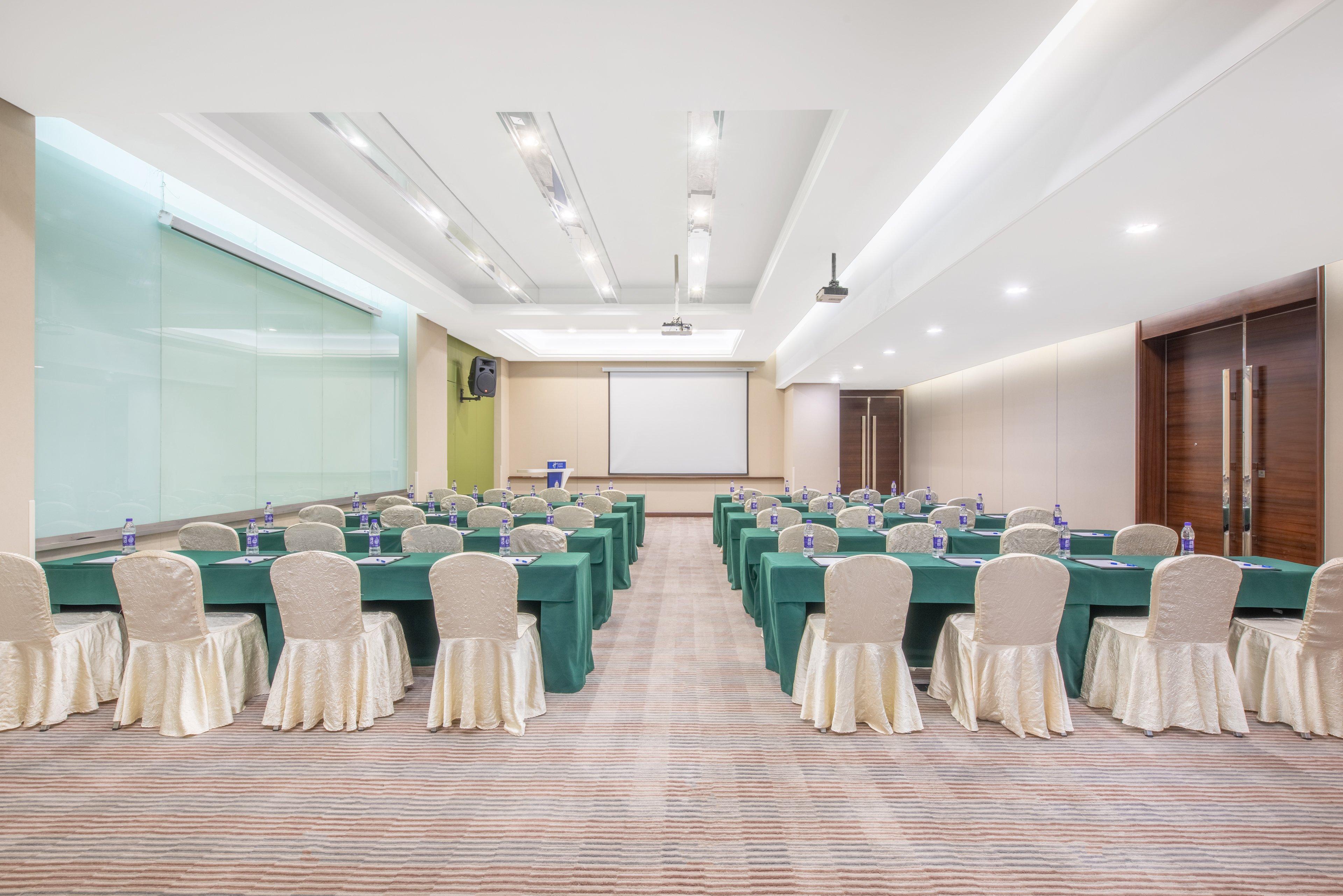 Express Dongzhimen By Ihg Hotel 4*